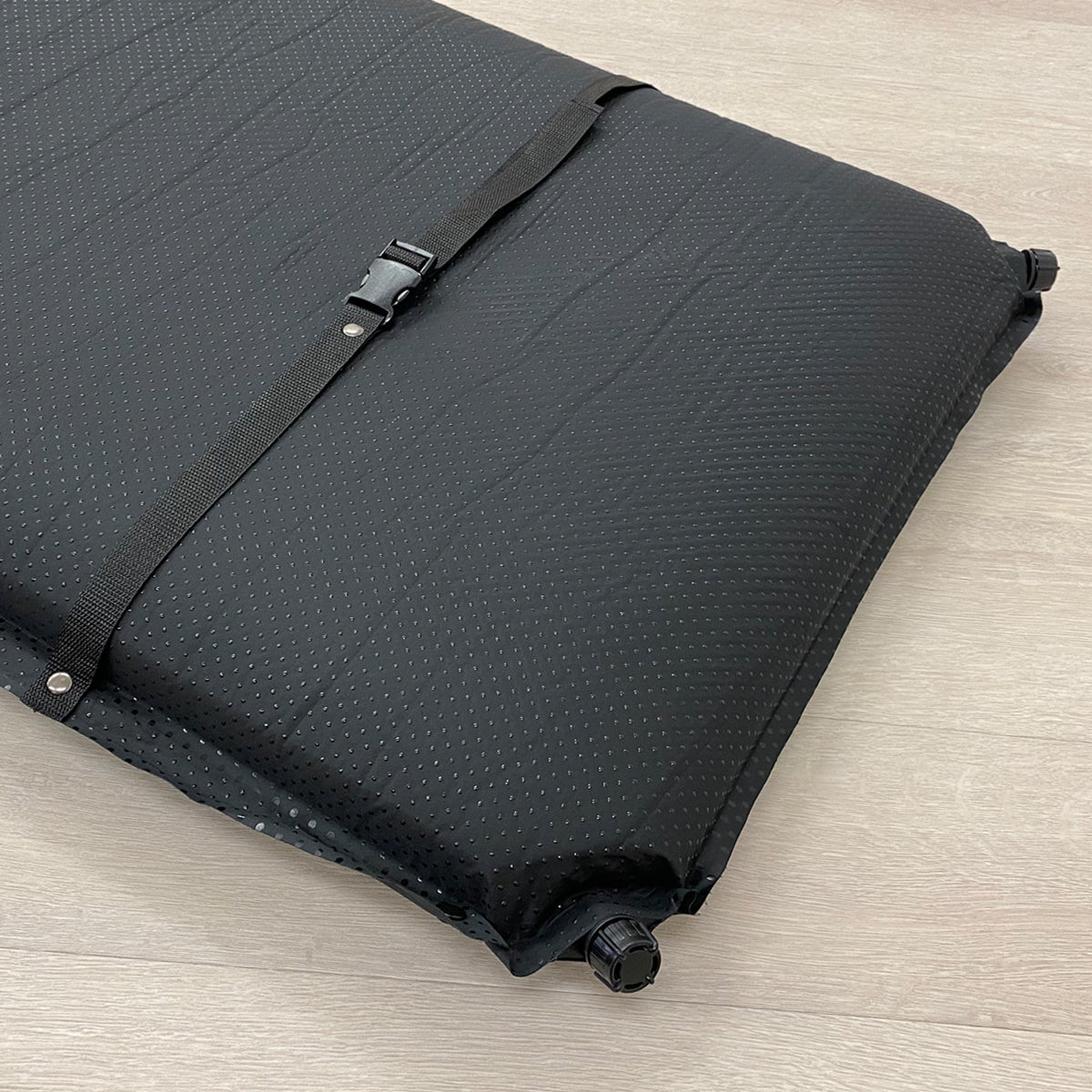 RIOSOL 自動膨張式 10cm インフレータマット 滑り止め 連結可能 収納袋付き タン RIOSOL アウトドア用 自動膨張式エアーマット 10cm厚 低反発キャンプ