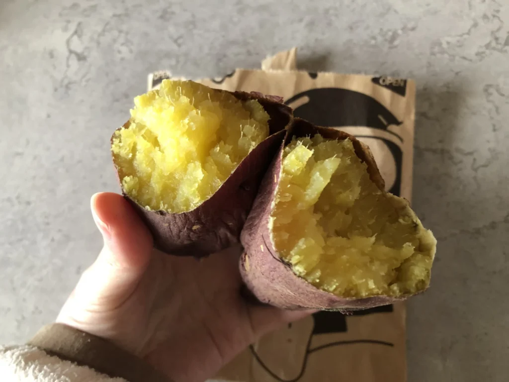 ドンキ 焼き芋 100円 実食レビュー, ドン・キホーテ 焼き芋 お得 検証, 焼き芋 100円 ドンキ 味 コスパ, ドンキ 焼き芋 正直レビュー