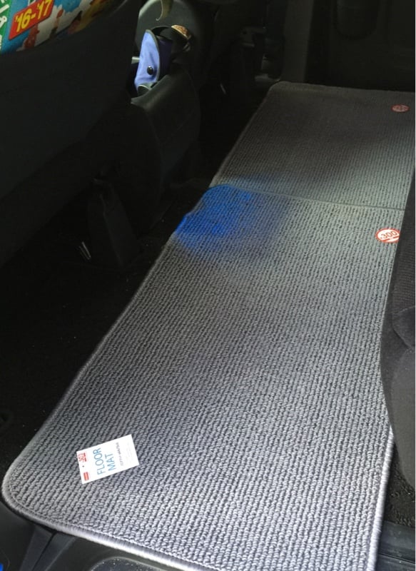 100均_車_フロアマット_汚れ防止_レビュー, ダイソー_フロアマット_汚れ防止_検証, セリア_フロアマット_汚れ防止_検証, 車_フロアマット_汚れ防止_対策
