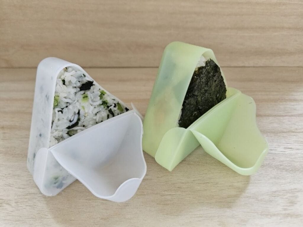 無印 おにぎりケース 潰れない？ ダイソー セリア 比較レビュー, 無印 おにぎりケース ない？ 代用品 使用感 比較検証, おにぎりケース 無印 100均 比較 ダイソー セリア 違い