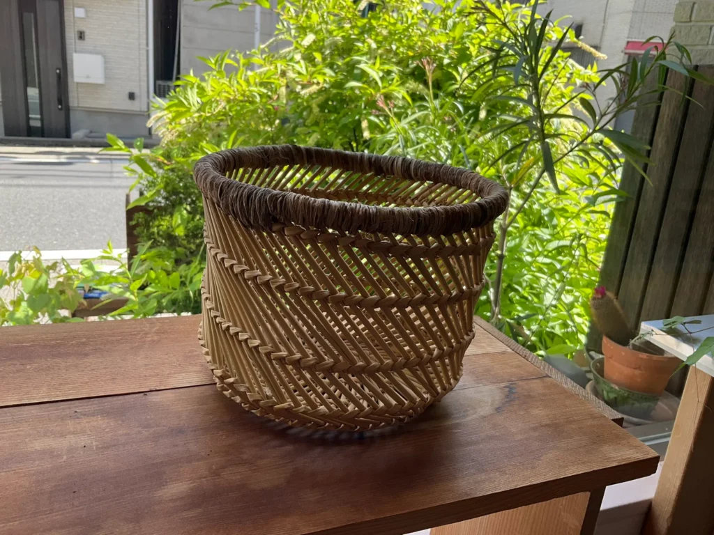 セリア カゴ 天然素材で作るおしゃれ収納アイデア