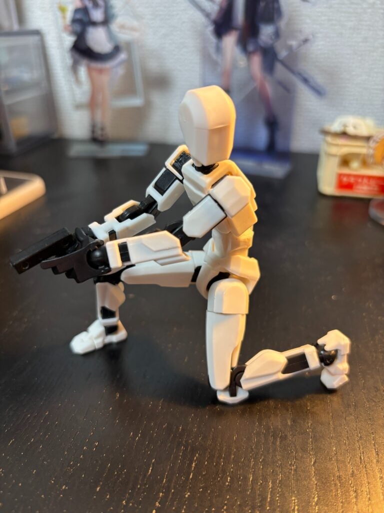 セリア以外で戦闘フィギュアが買える場所と価格比較